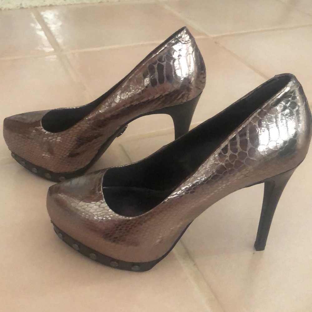 Never Worn! Vera Wang Heels Size 7.5